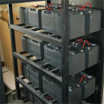 东湖和西湖正在回收他们的学校电脑。