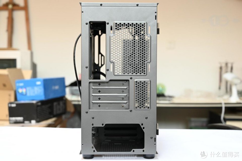 让DIY玩家发挥更自由,Tt启航者A1机箱体验