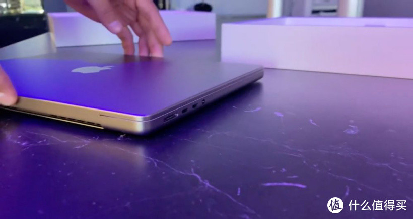 M1 Pro/Max版MacBook Pro 14外观丑陋无比,整体性能接近R9-5950X