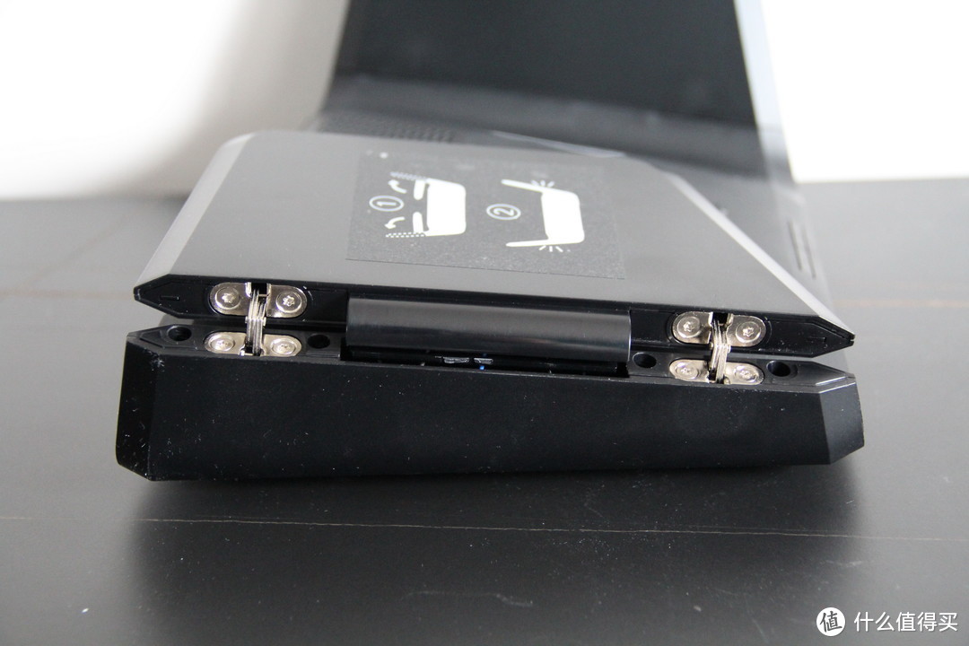 用“有形的翅膀”,让网速飞起来:网件RAX70路由器拆解测评