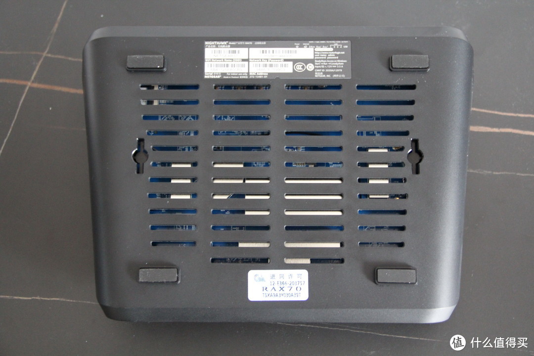 用“有形的翅膀”,让网速飞起来:网件RAX70路由器拆解测评