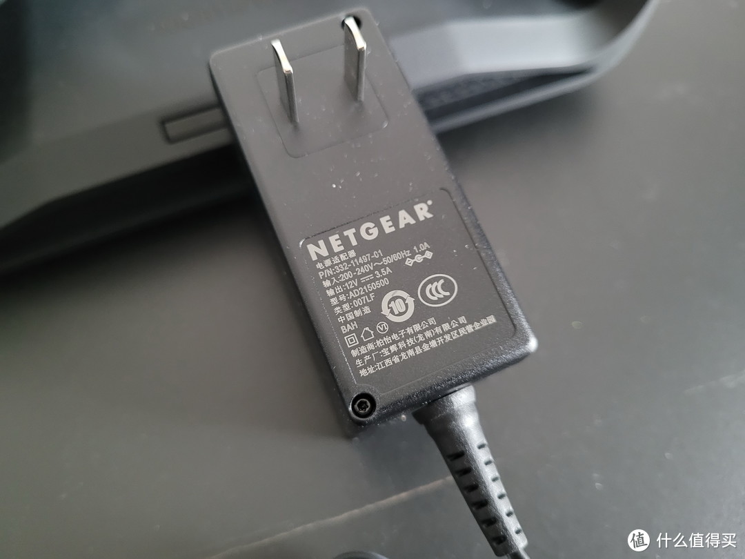 用“有形的翅膀”,让网速飞起来:网件RAX70路由器拆解测评