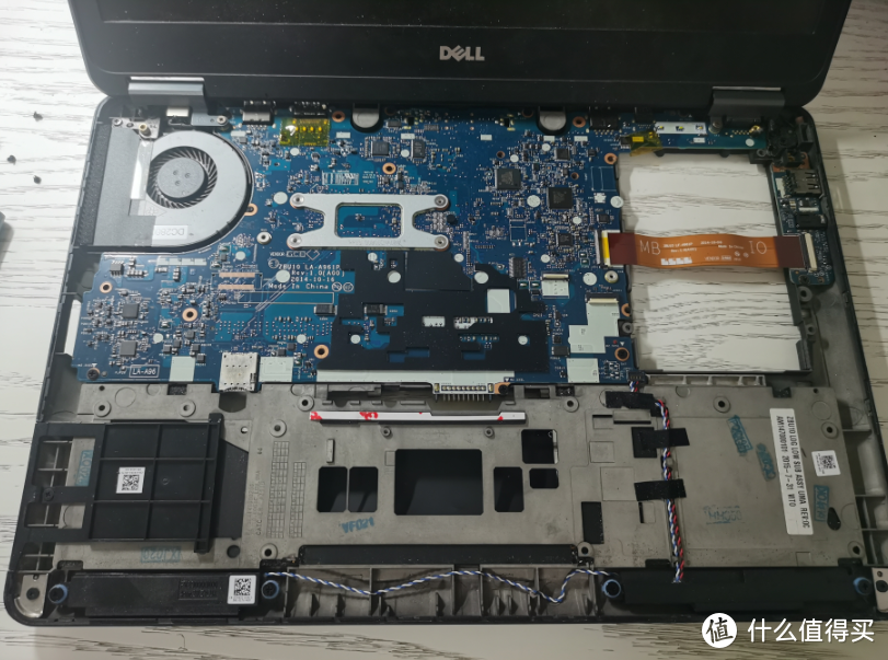 拆下背板后的样子