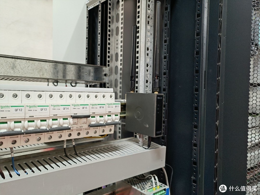 4G全网通且自带组网,全网便宜又好用的工业路由器,蒲公英R300A开箱