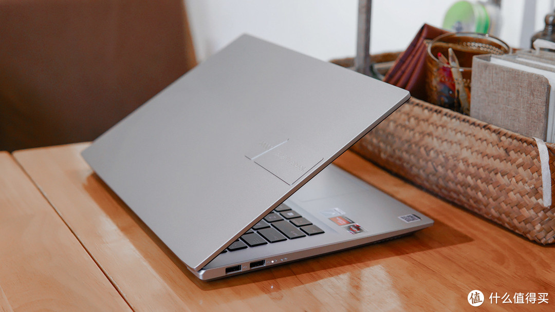 华硕无畏Pro14体验:好屏、好性能