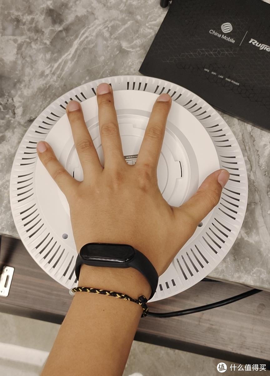 一英里长,九英尺高的手 这玩意真大