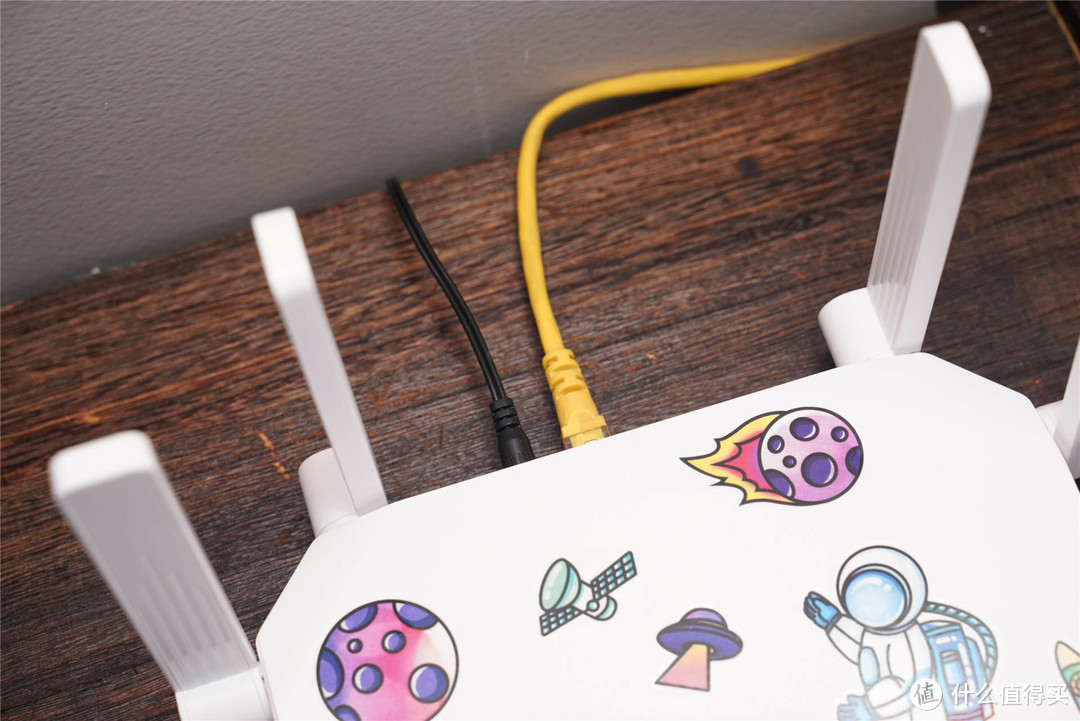 8天线WiFi6,256台设备同时上网,锐捷星耀X32评测