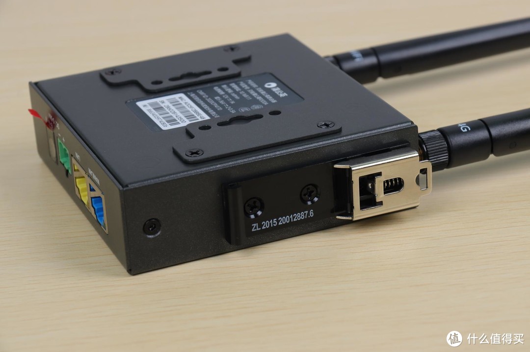 金属机身更耐造,4G+组网全搞定,蒲公英工业级R300A评测