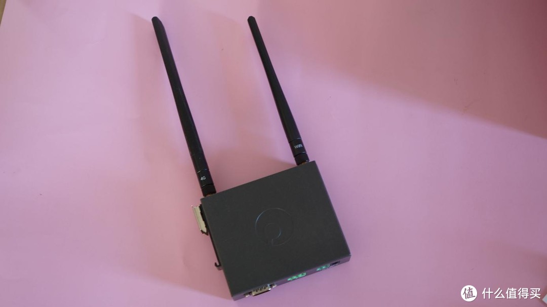 200多的4G工业路由器到底怎么样?蒲公英R300A开箱测评
