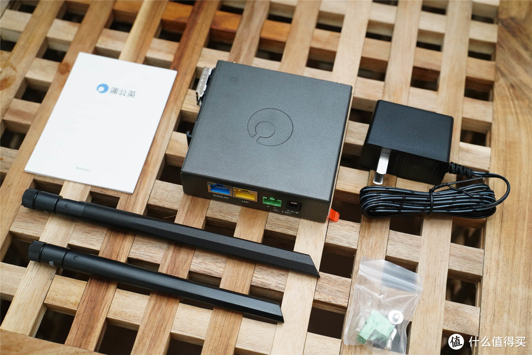 只需一张4G卡,打通网络死角:蒲公英工业路由器R3000A评测