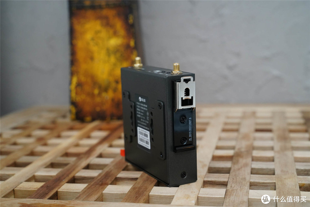 只需一张4G卡,打通网络死角:蒲公英工业路由器R3000A评测