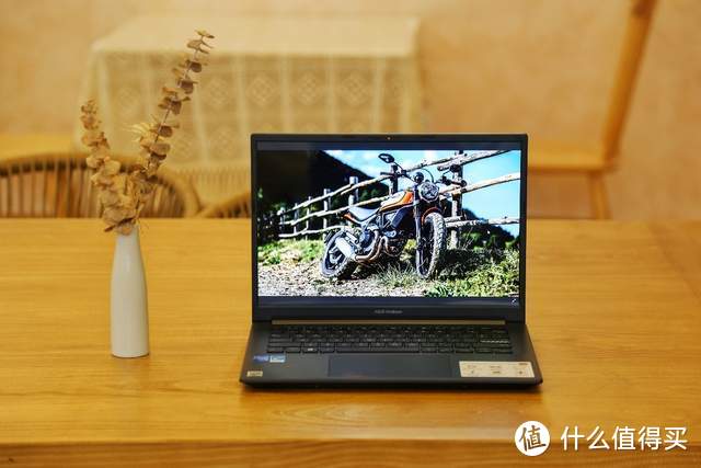 2.8K OLED屏 年轻人轻薄本新选择,华硕无畏Pro14 酷睿版体验