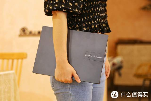 2.8K OLED屏 年轻人轻薄本新选择,华硕无畏Pro14 酷睿版体验