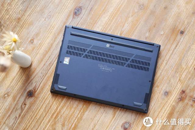 2.8K OLED屏 年轻人轻薄本新选择,华硕无畏Pro14 酷睿版体验