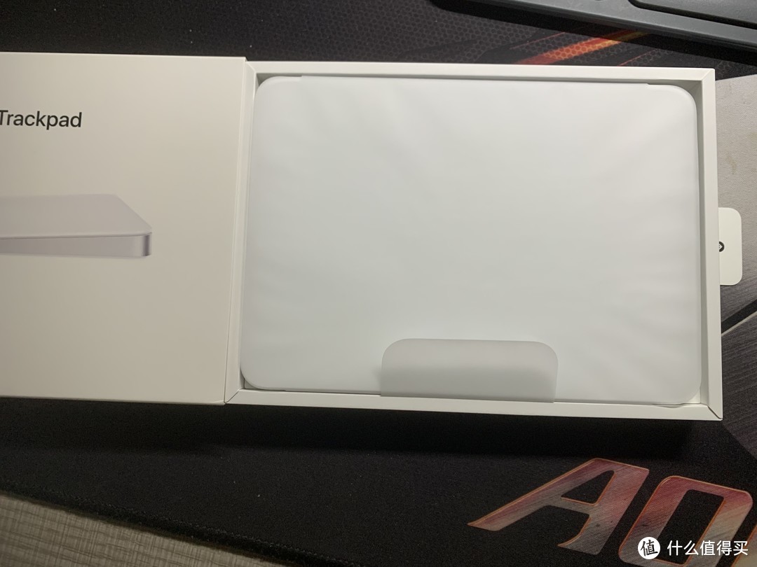 这个,不像手机开关, 只能像抽屉一样推向右边。