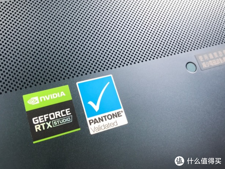 华硕品质-坚若磐石-Zenbook UX 582 OLED 双屏幕笔记本