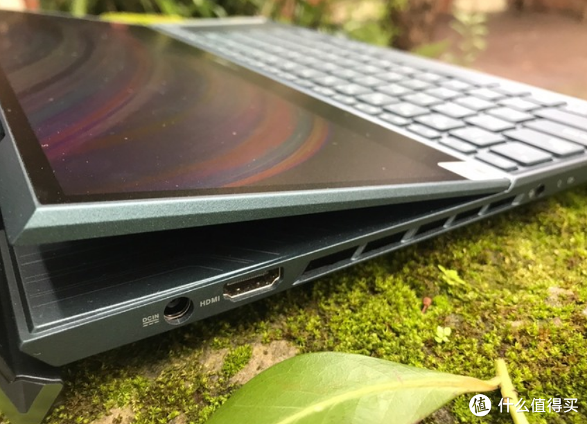 华硕品质-坚若磐石-Zenbook UX 582 OLED 双屏幕笔记本