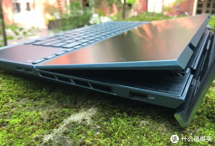 华硕品质-坚若磐石-Zenbook UX 582 OLED 双屏幕笔记本