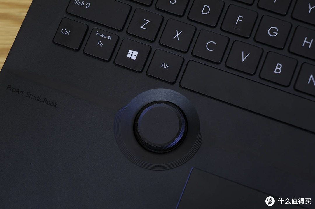 创意旋钮加持,设计师眼里的华硕ProArt 创16体验如何?