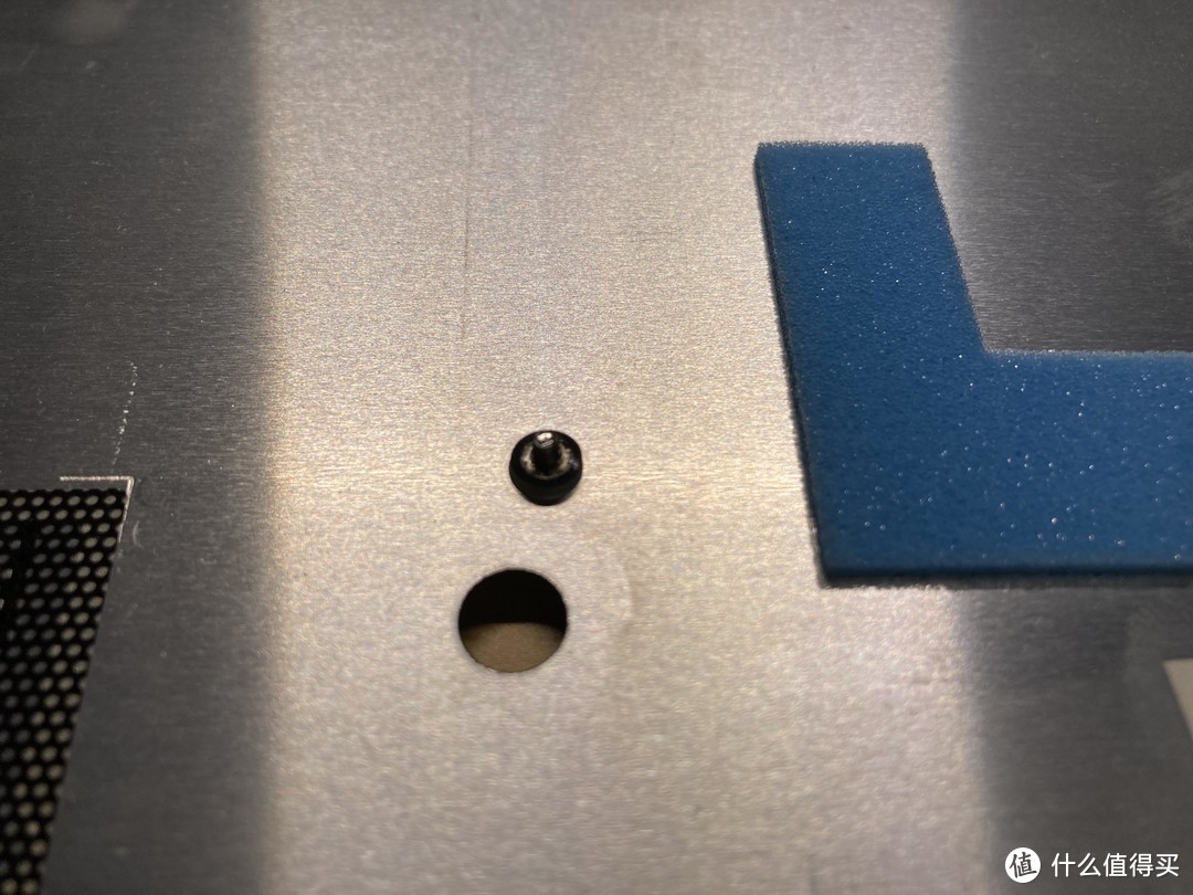 螺丝为防丢设计