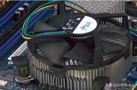 电脑蓝屏怎么办呢电脑蓝屏后开不了机黑屏,蓝屏重启黑屏不开机? 电脑蓝屏怎么办呢,蓝屏重启黑屏不开机?