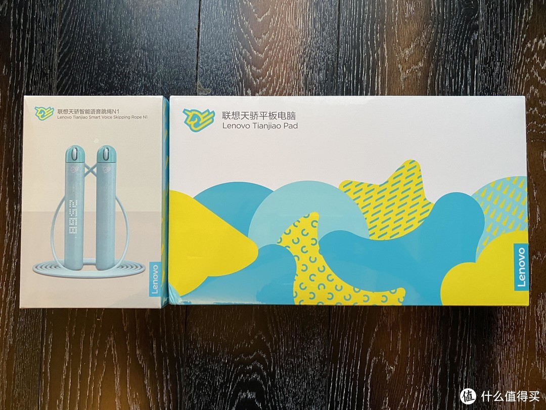 他们分两组来 右边是付他们钱的