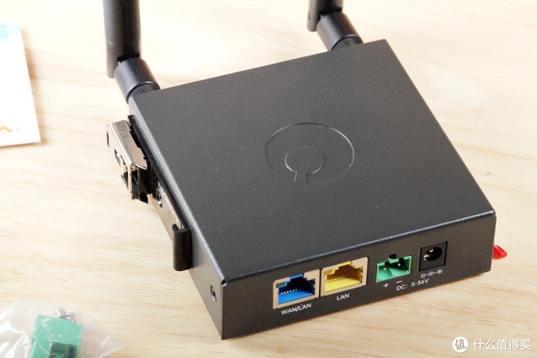 工业级别4G无线路由器,蒲公英R300A体验,性能强扩展性高