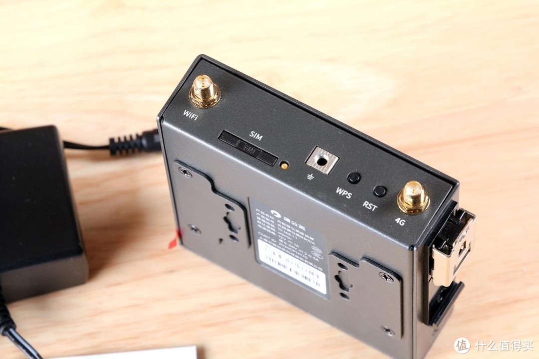 工业级别4G无线路由器,蒲公英R300A体验,性能强扩展性高