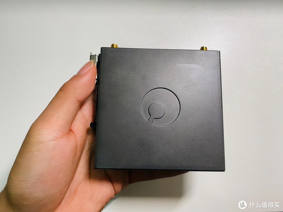 工业级4G路由器开箱,实战蒲公英R300A智能组网