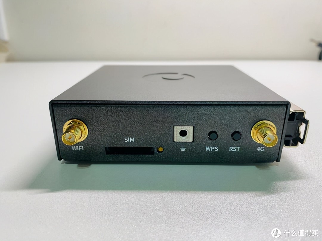 工业级4G路由器开箱,实战蒲公英R300A智能组网