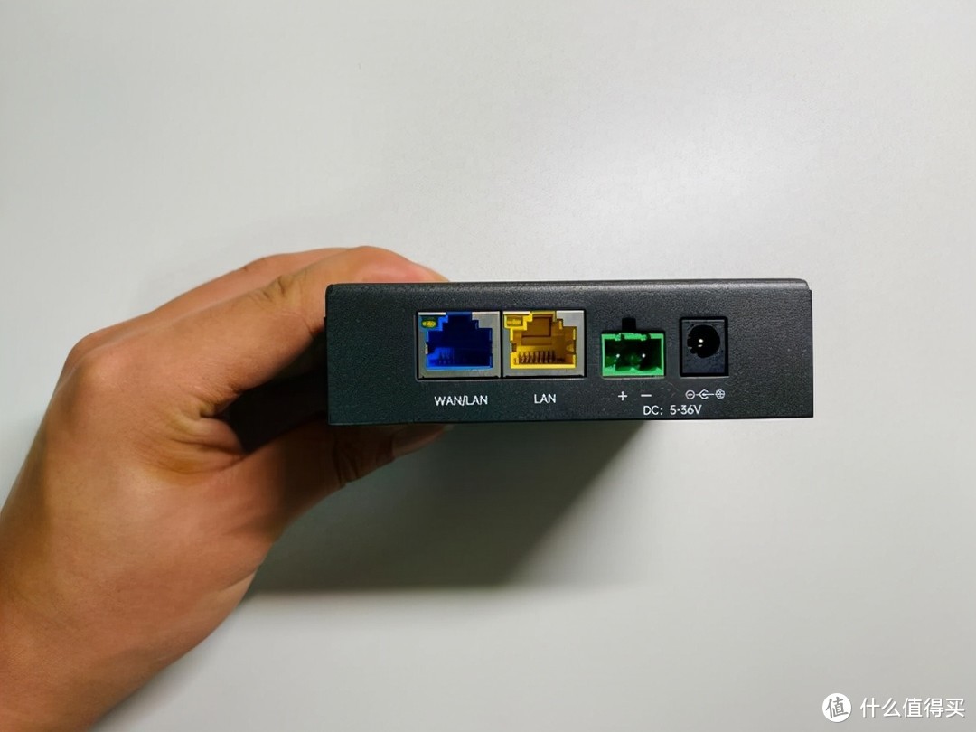 工业级4G路由器开箱,实战蒲公英R300A智能组网