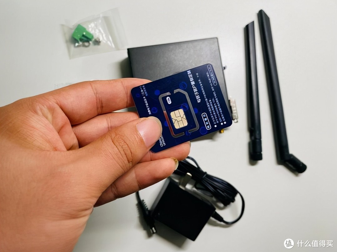 工业级4G路由器开箱,实战蒲公英R300A智能组网