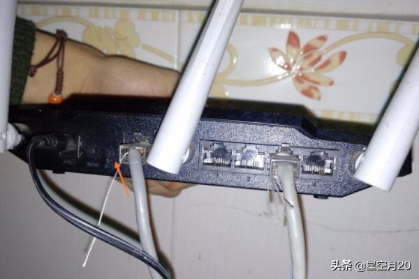 如何重置路由器？图文教程？