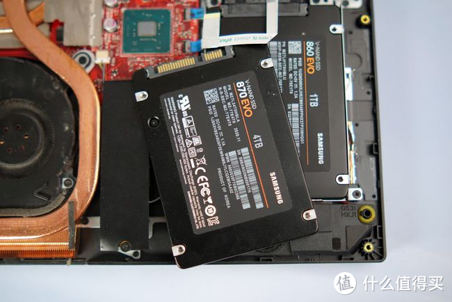 千万别对旧电脑失望！换个固态硬盘速度快到飞起