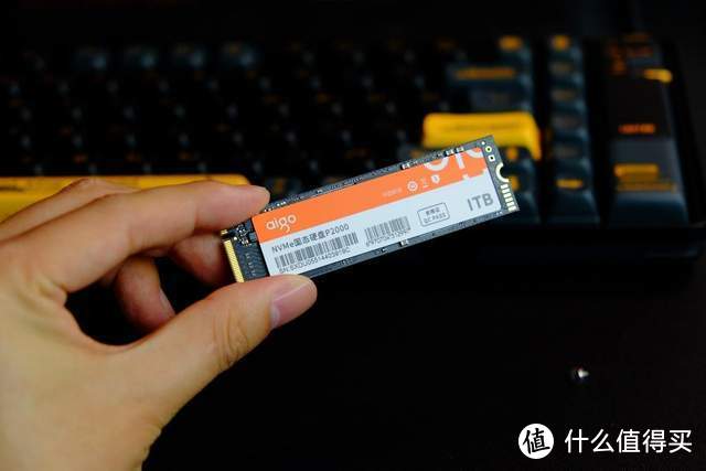 旧电脑狂喜！aigo P2000真香