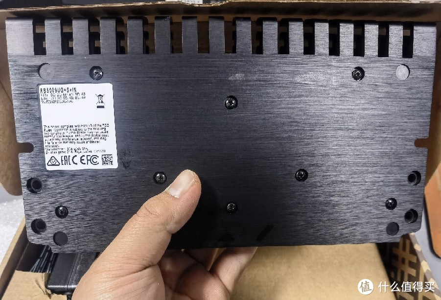 MikroTik RB5009小白遁地入坑，主观条件发射感官开箱简测