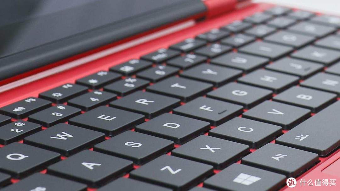 又一款掌上迷你电脑诞生！壹号本四代锦鲤限量版图赏，能文善武