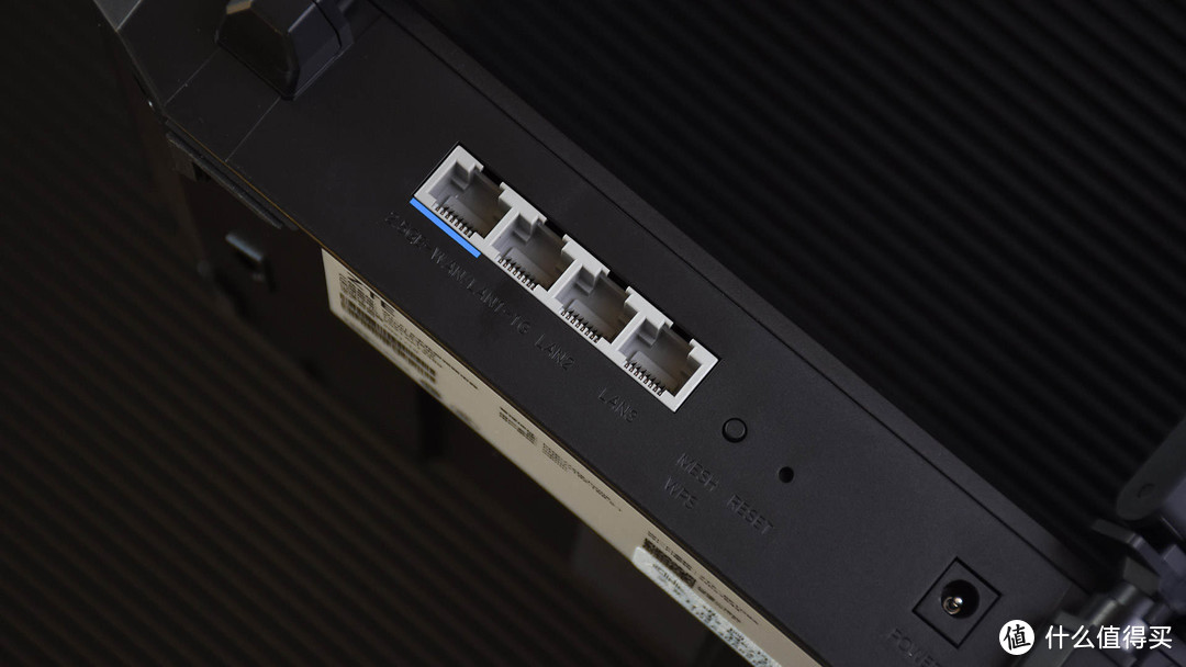 中兴AX5400 Pro双频千兆路由器：酷炫机甲风 强劲硬实力