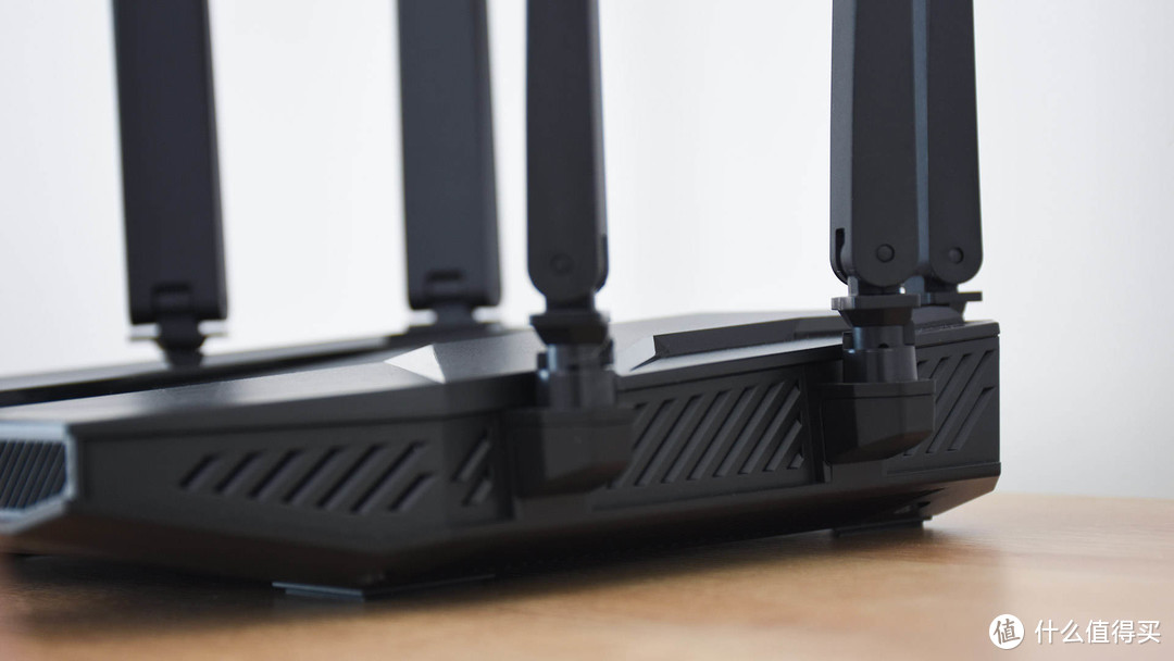 中兴AX5400 Pro双频千兆路由器：酷炫机甲风 强劲硬实力