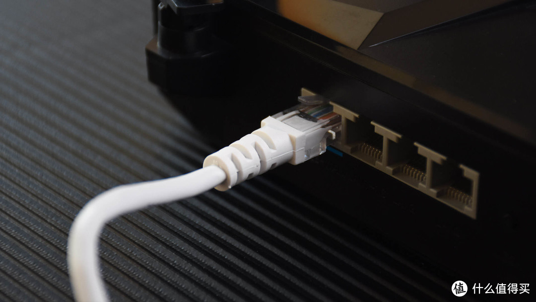 中兴AX5400 Pro双频千兆路由器：酷炫机甲风 强劲硬实力