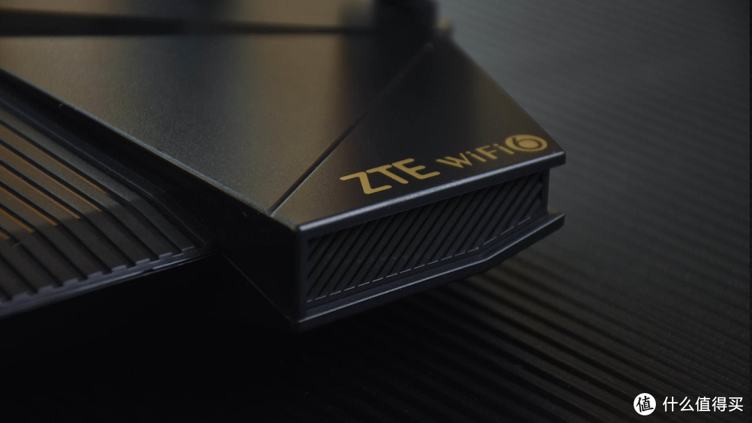 中兴AX5400 Pro双频千兆路由器：酷炫机甲风 强劲硬实力