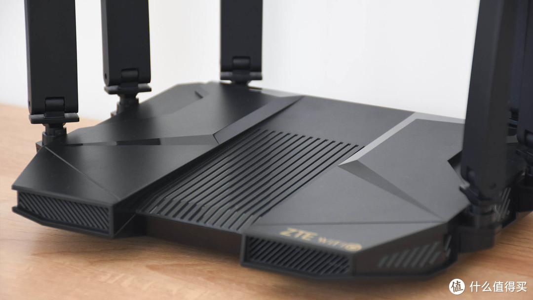 中兴AX5400 Pro双频千兆路由器：酷炫机甲风 强劲硬实力