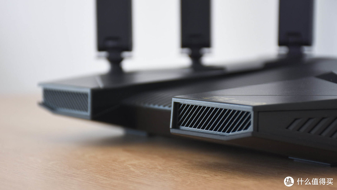 中兴AX5400 Pro双频千兆路由器：酷炫机甲风 强劲硬实力