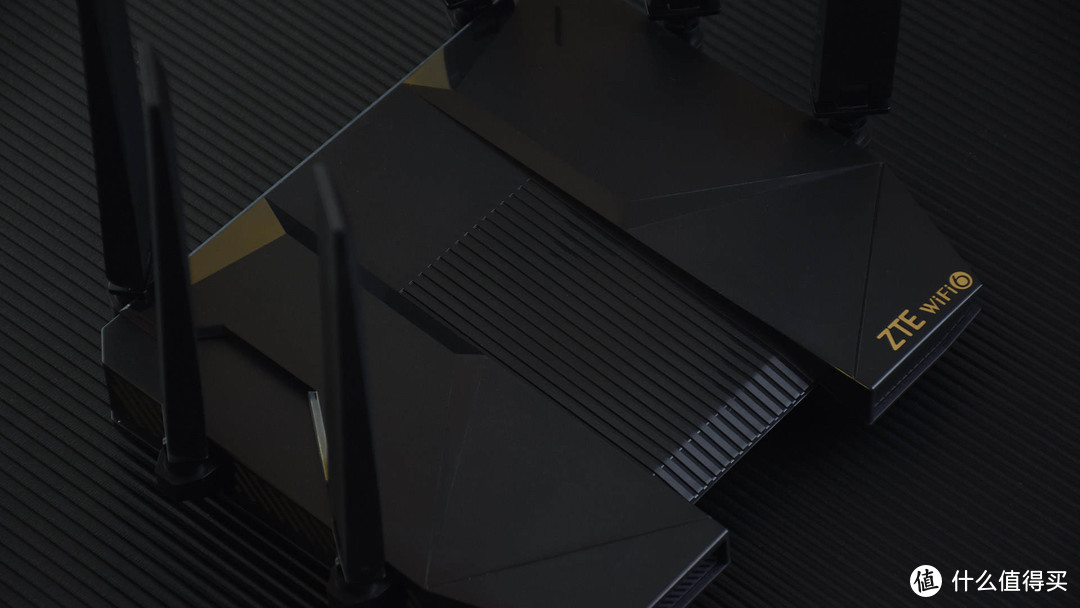 中兴AX5400 Pro双频千兆路由器：酷炫机甲风 强劲硬实力