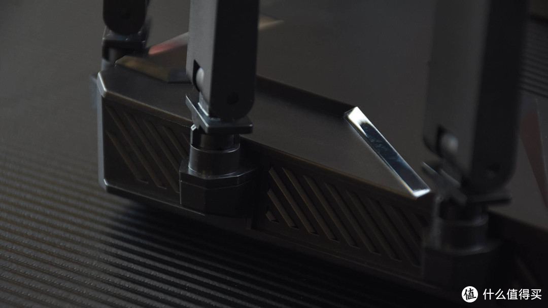 中兴AX5400 Pro双频千兆路由器：酷炫机甲风 强劲硬实力