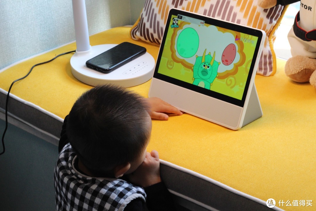 全屋无死角实现WiFi 6+，华为路由器H6深度解决大平层信号差问题