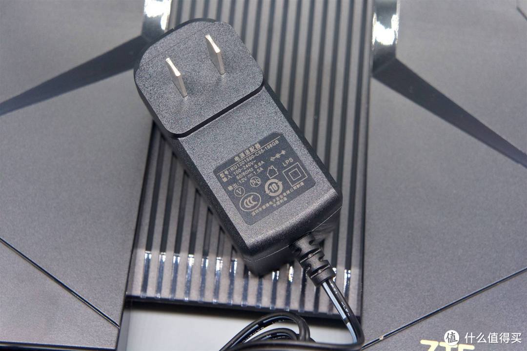 六根辫子的逆袭！中兴WiFi6路由器上线