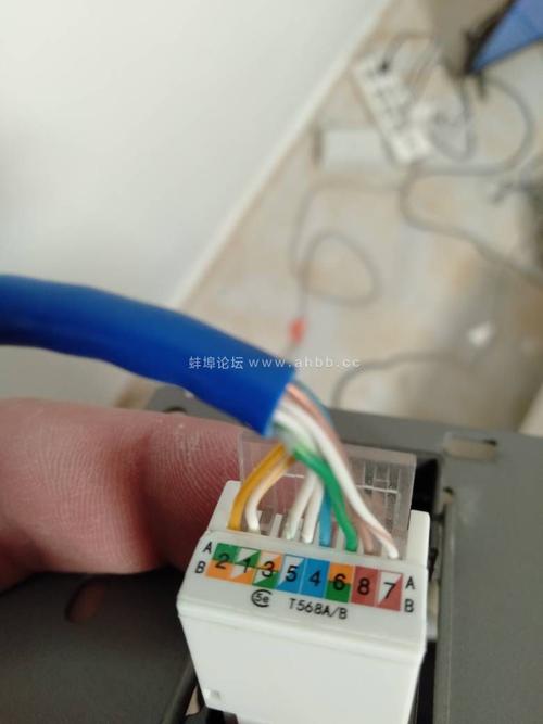 昨天我试着把互联网插件 连接到路由器港口好几次