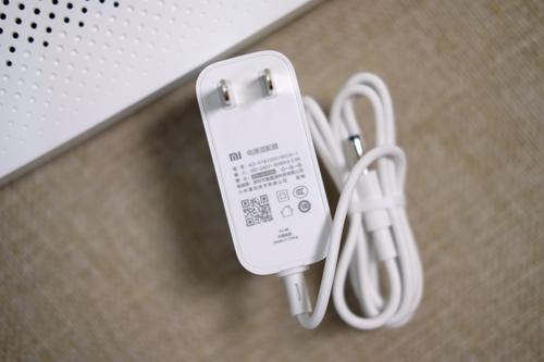 路由器电源塞的输出功率为12伏=1.5安普,转换成大约12.6瓦白金。