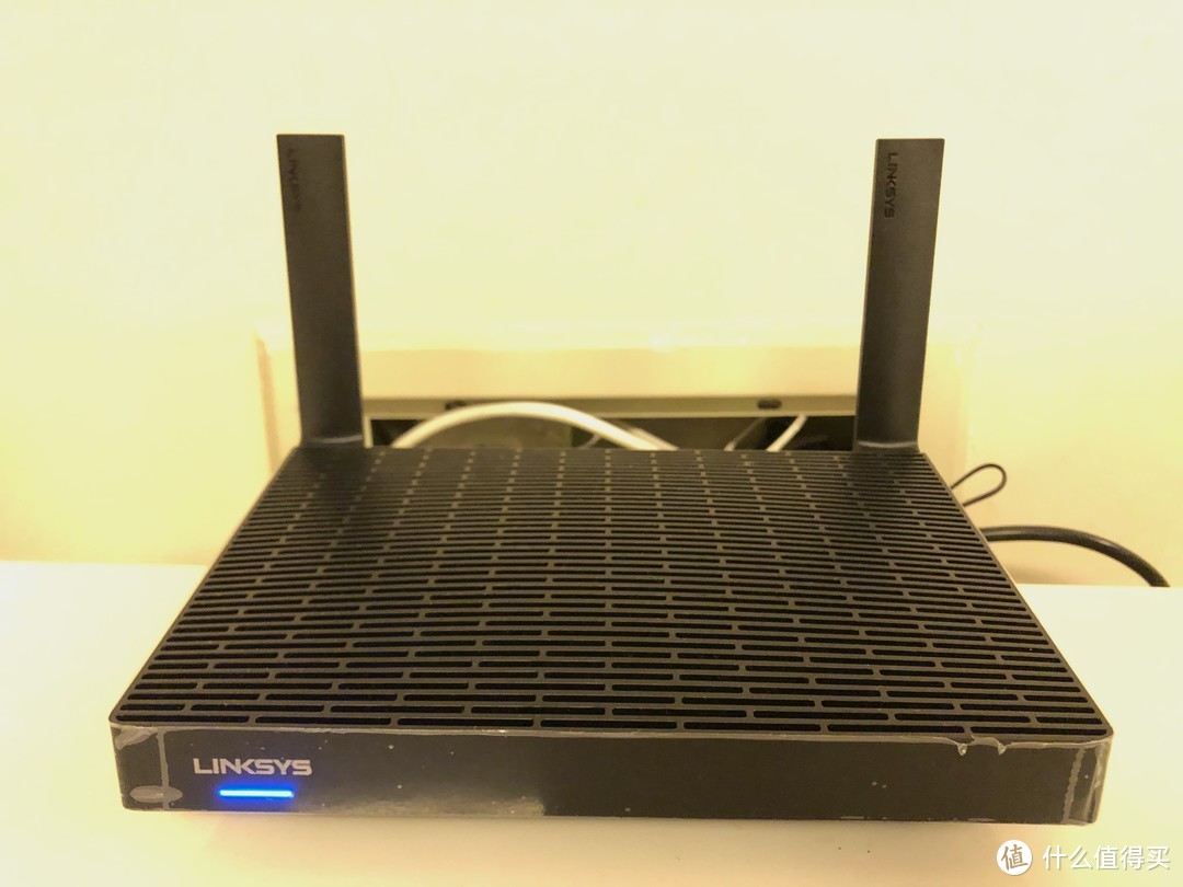 一张市政厅的照片 里面有条电池没电了